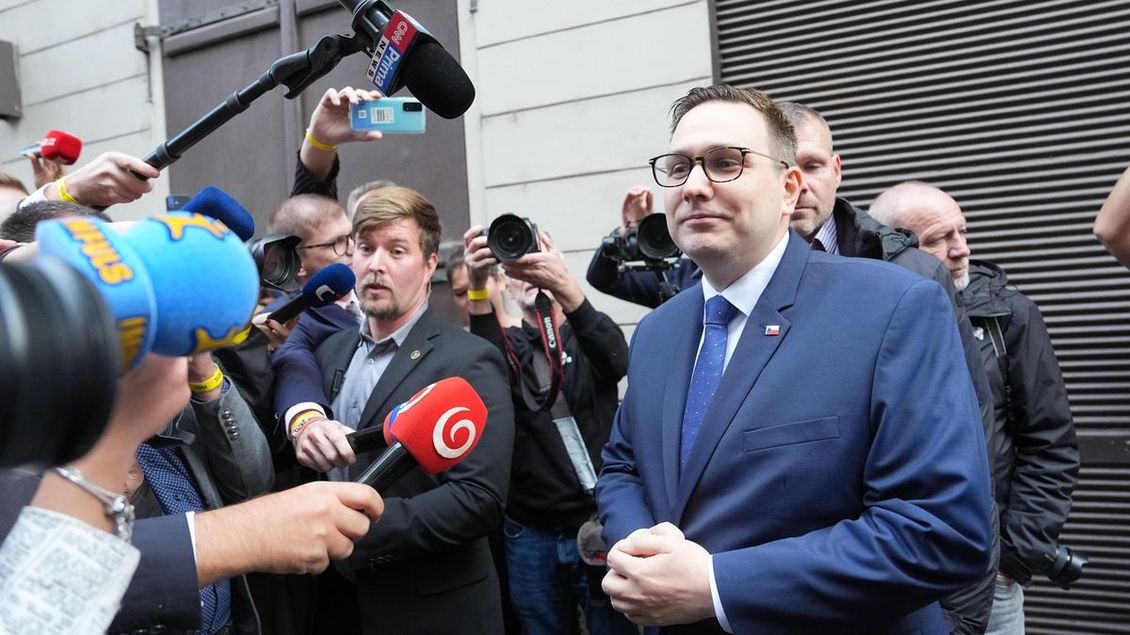 Okamura by neměl teď jezdit do Číny a vláda ať vydá varování, míní Lipavský - Novinky